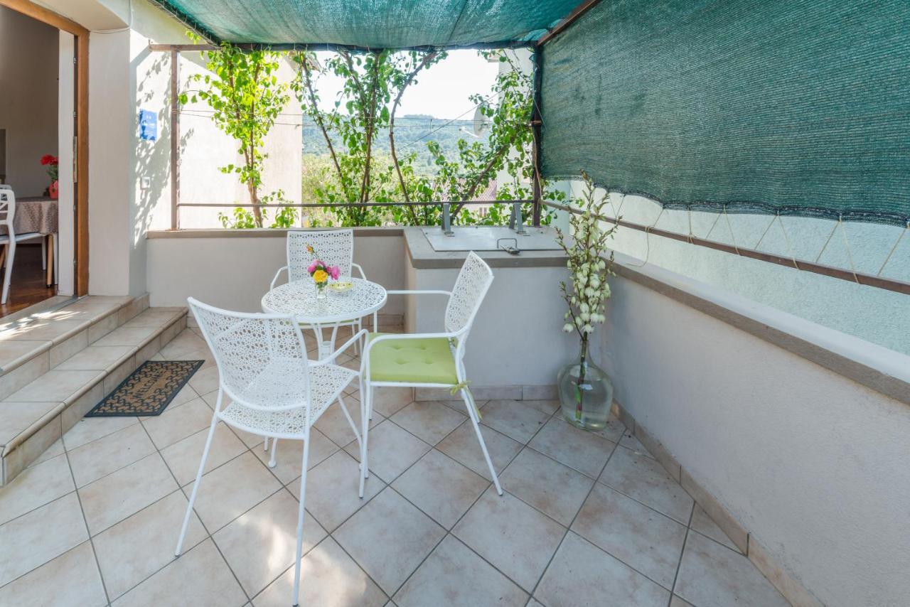 Apartmani Bugenvilija Brbinj Exteriér fotografie