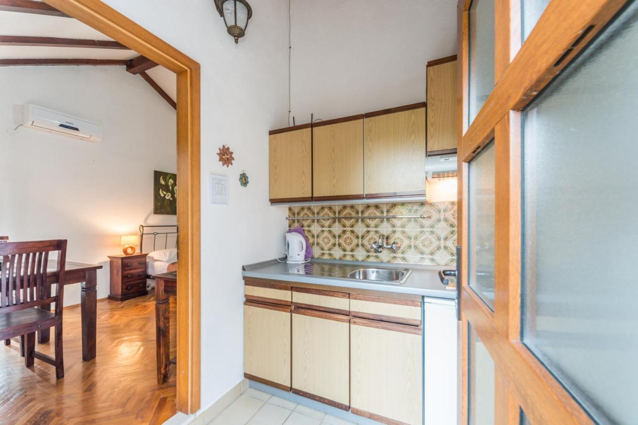 Apartmani Bugenvilija Brbinj Exteriér fotografie